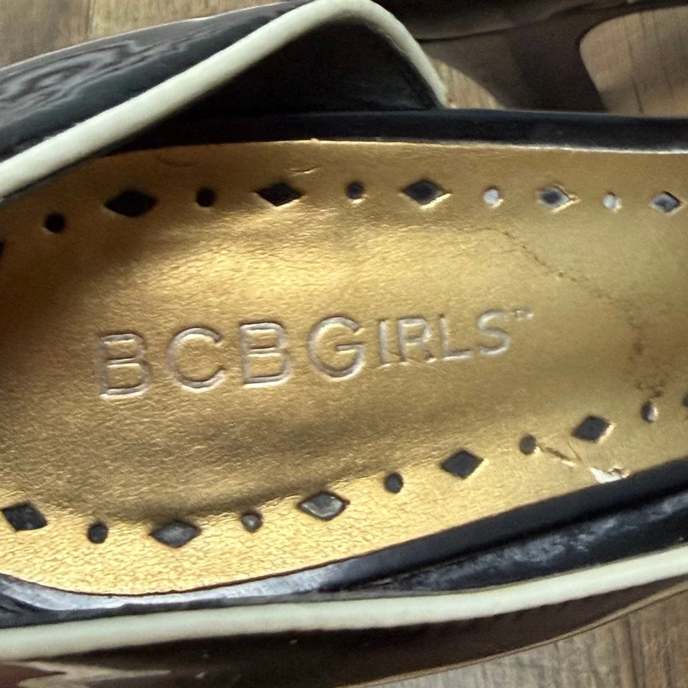BCBGirls Mary Jane Patent Pumps Women 8B Black White